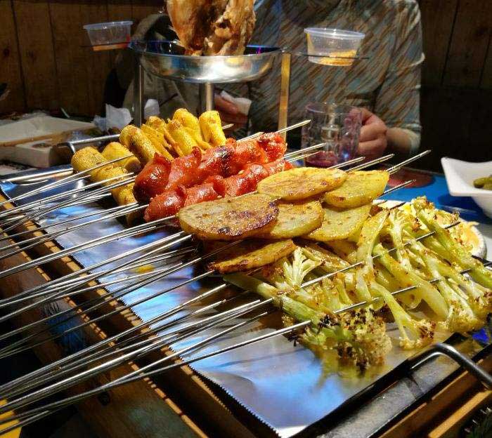 青山湖音乐烧烤吧